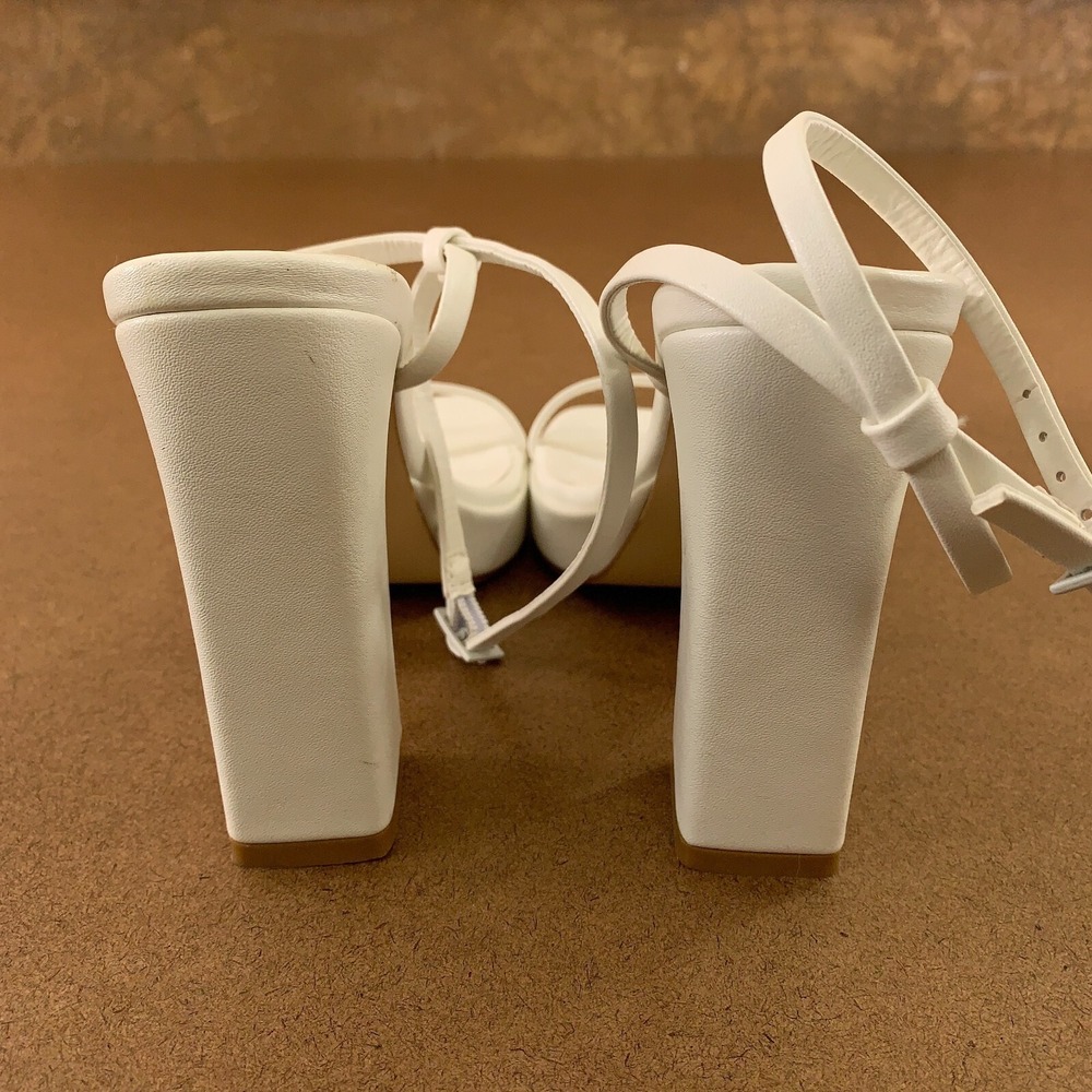Billini Womens Size 5 White Faux Leather Strappy Tahni Block Heel Sandals New - Picture 8 of 12